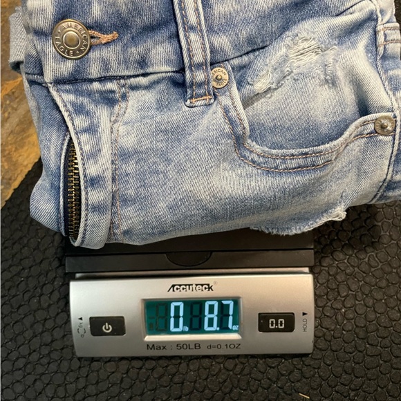 American Eagle denim shorts size 2 - Picture 5 of 5